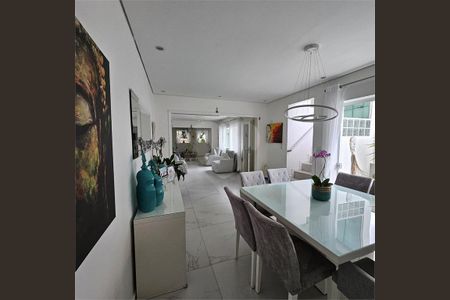 Casa à venda com 4 quartos, 320m² em Vila Monumento, São Paulo