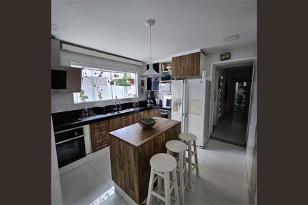 Casa à venda com 320m², 4 quartos e 3 vagas