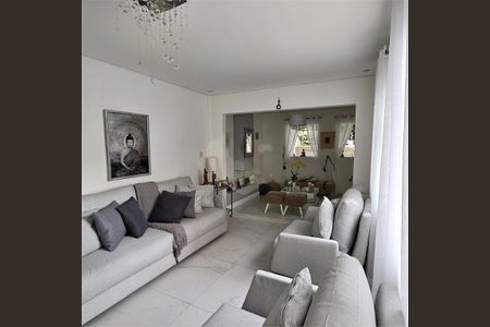 Casa à venda com 4 quartos, 320m² em Vila Monumento, São Paulo