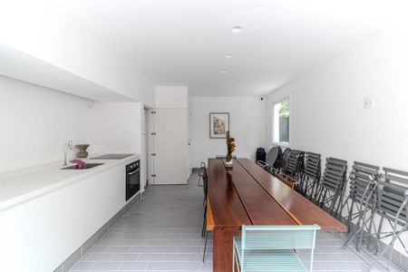 Studio para alugar com 24m², 1 quarto e sem vaga Studio para alugar com 24m², 1 quarto e sem vagaSalão de Festas