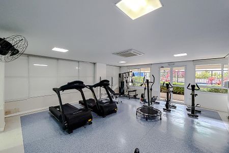 Apartamento para alugar com 133m², 3 quartos e 2 vagas Apartamento para alugar com 133m², 3 quartos e 2 vagasÁrea comum - Academia
