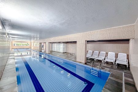 Apartamento para alugar com 133m², 3 quartos e 2 vagas Apartamento para alugar com 133m², 3 quartos e 2 vagasÁrea comum - Piscina