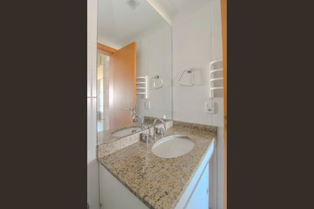Apartamento à venda com 60m², 2 quartos e 2 vagas Apartamento à venda com 60m², 2 quartos e 2 vagasBanheiro da Suíte