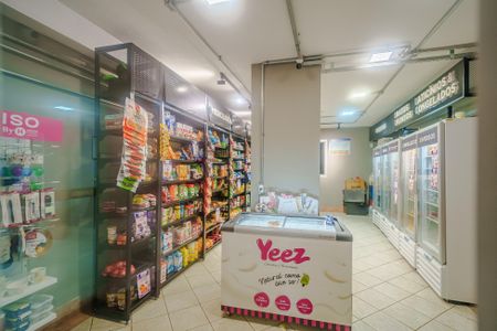 Apartamento à venda com 50m², 2 quartos e 1 vaga Apartamento à venda com 50m², 2 quartos e 1 vagaÁrea comum - Mini Mercado