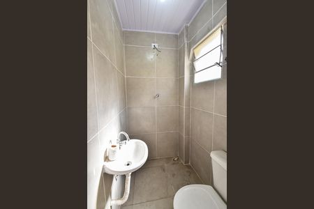 Banheiro de casa para alugar com 1 quarto, 54m² em Vila São José, São Paulo