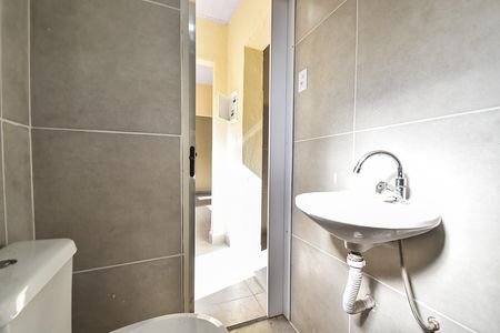 Banheiro de casa para alugar com 1 quarto, 54m² em Vila São José, São Paulo