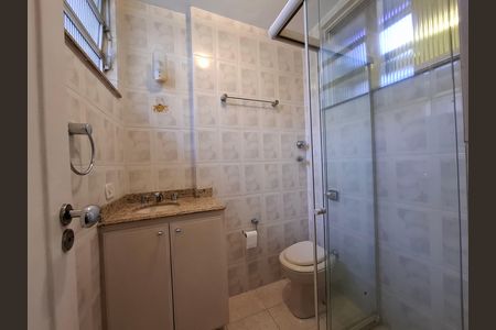 Apartamento à venda com 100m², 2 quartos e sem vaga Apartamento à venda com 100m², 2 quartos e sem vagaBanheiro da suíte