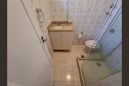 Apartamento à venda com 100m², 2 quartos e sem vaga Apartamento à venda com 100m², 2 quartos e sem vagaBanheiro da suíte