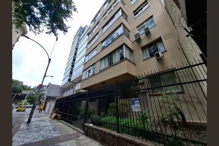 Apartamento à venda com 100m², 2 quartos e sem vaga Apartamento à venda com 100m², 2 quartos e sem vagaFachada