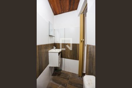 Banheiro de apartamento para alugar com 1 quarto, 15m² em Jardim Semiramis, Cotia