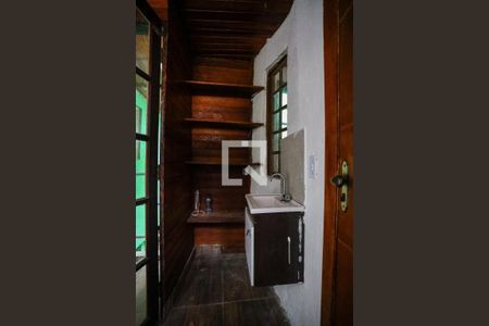 Cozinha de apartamento para alugar com 1 quarto, 15m² em Jardim Semiramis, Cotia