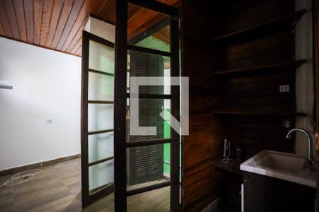 Cozinha de apartamento para alugar com 1 quarto, 15m² em Jardim Semiramis, Cotia