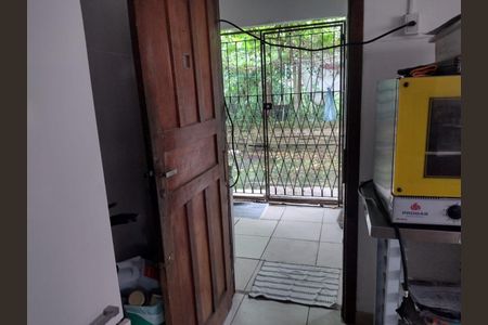 Casa à venda com 150m², 3 quartos e 1 vaga Casa à venda com 150m², 3 quartos e 1 vagaEntrada
