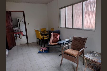 Casa à venda com 150m², 3 quartos e 1 vaga Casa à venda com 150m², 3 quartos e 1 vagaSala