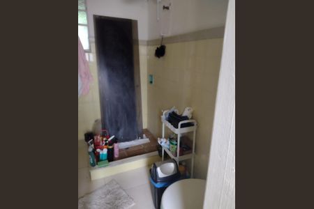 Casa à venda com 150m², 3 quartos e 1 vaga Casa à venda com 150m², 3 quartos e 1 vagaBanheiro