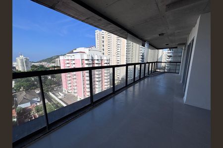 Apartamento para alugar com 104m², 3 quartos e 1 vagaVaranda