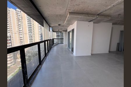 Apartamento para alugar com 104m², 3 quartos e 1 vagaVaranda