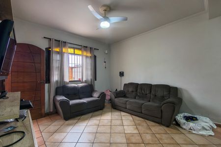 Casa para alugar com 140m², 2 quartos e 4 vagas Casa para alugar com 140m², 2 quartos e 4 vagasSala