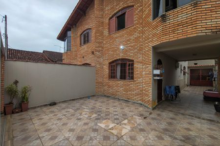 Casa para alugar com 140m², 2 quartos e 4 vagas Casa para alugar com 140m², 2 quartos e 4 vagasGaragem