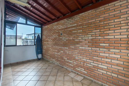 Casa para alugar com 140m², 2 quartos e 4 vagas Casa para alugar com 140m², 2 quartos e 4 vagasSacada