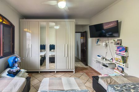 Casa para alugar com 140m², 2 quartos e 4 vagas Casa para alugar com 140m², 2 quartos e 4 vagasSuite
