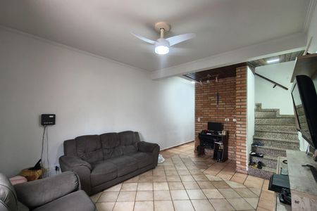 Casa para alugar com 140m², 2 quartos e 4 vagas Casa para alugar com 140m², 2 quartos e 4 vagasSala