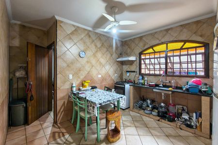 Casa para alugar com 140m², 2 quartos e 4 vagas Casa para alugar com 140m², 2 quartos e 4 vagasCozinha