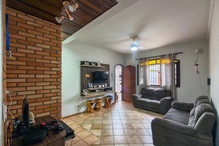 Sala de casa para alugar com 2 quartos, 140m² em Vila Caiçara, Praia Grande