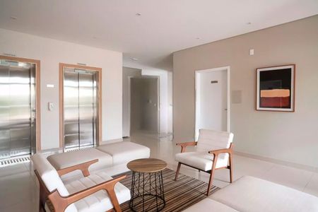 Apartamento à venda com 67m², 2 quartos e 1 vaga Apartamento à venda com 67m², 2 quartos e 1 vagaHall social