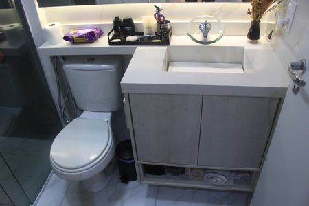 Apartamento à venda com 67m², 2 quartos e 1 vagaBanheiro da Suíte
