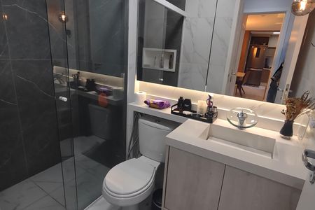 Apartamento à venda com 67m², 2 quartos e 1 vaga Apartamento à venda com 67m², 2 quartos e 1 vagaBanheiro da Suíte
