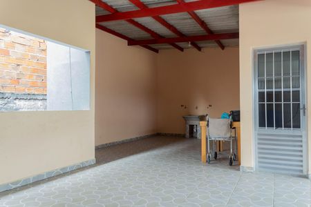 Casa à venda com 118m², 4 quartos e sem vaga Casa à venda com 118m², 4 quartos e sem vagaVaranda