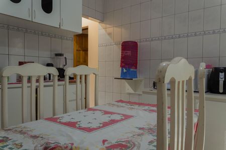 Casa à venda com 118m², 4 quartos e sem vaga Casa à venda com 118m², 4 quartos e sem vagaCozinha