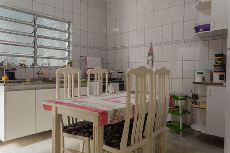 Casa à venda com 118m², 4 quartos e sem vaga Casa à venda com 118m², 4 quartos e sem vagaCozinha