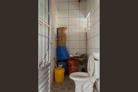 Casa à venda com 118m², 4 quartos e sem vaga Casa à venda com 118m², 4 quartos e sem vagaBanheiro