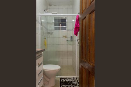 Casa à venda com 118m², 4 quartos e sem vaga Casa à venda com 118m², 4 quartos e sem vagaBanheiro