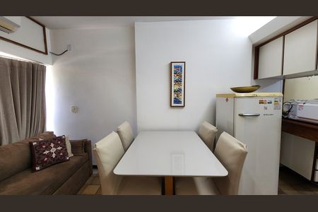 Sala  de apartamento para alugar com 1 quarto, 37m² em Ondina, Salvador