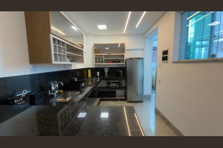 Cozinha de apartamento para alugar com 3 quartos, 90m² em Barroca, Belo Horizonte