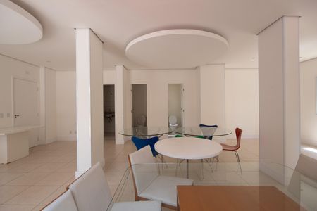 Apartamento à venda com 57m², 2 quartos e 1 vaga Apartamento à venda com 57m², 2 quartos e 1 vagaÁrea comum - Salão de festas