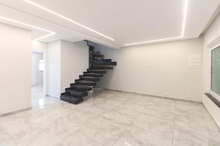 Sala de casa à venda com 3 quartos, 193m² em Vila Moreira, São Paulo