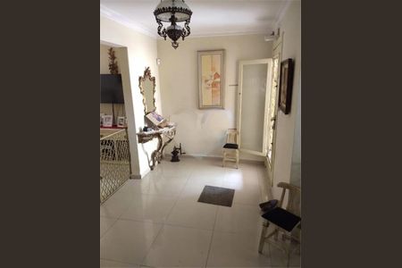 Casa à venda com 3 quartos, 245m² em Vila Monumento, São Paulo