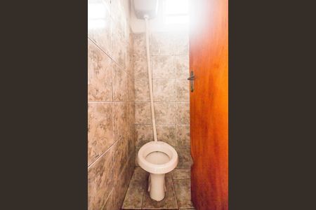 Banheiro de apartamento para alugar com 1 quarto, 30m² em Parque Roseira, Carapicuíba