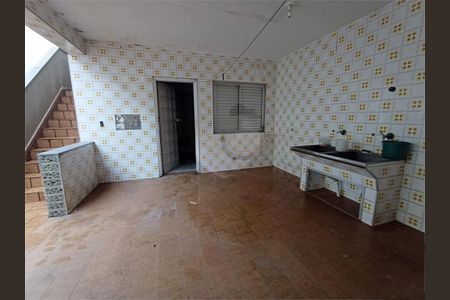 Casa à venda com 3 quartos, 250m² em Vila Brasilina, São Paulo