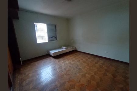 Casa à venda com 3 quartos, 250m² em Vila Brasilina, São Paulo