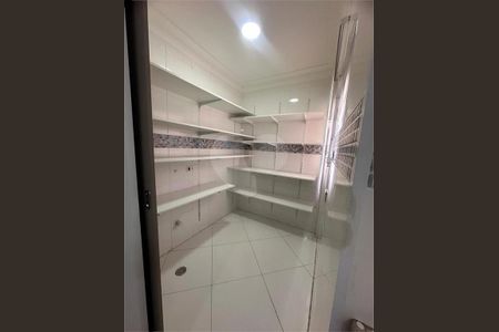 Casa à venda com 270m², 3 quartos e 3 vagas