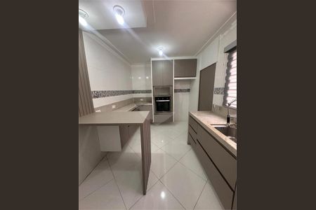 Casa à venda com 3 quartos, 270m² em Vila Antonina, São Paulo