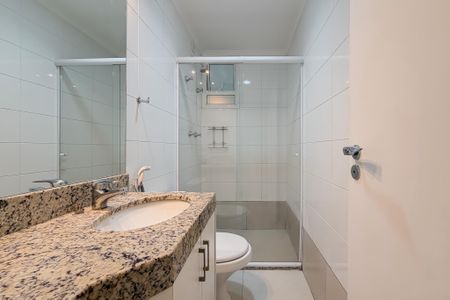 Apartamento para alugar com 110m², 3 quartos e 2 vagas Apartamento para alugar com 110m², 3 quartos e 2 vagasBanheiro Social