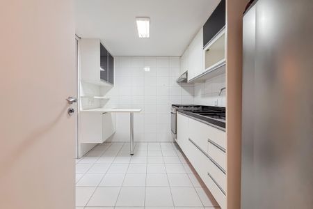 Apartamento para alugar com 110m², 3 quartos e 2 vagas Apartamento para alugar com 110m², 3 quartos e 2 vagasCozinha