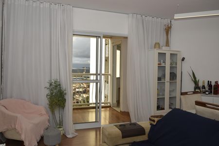 Sala de apartamento para alugar com 3 quartos, 90m² em Parque Esplanada, Embu das Artes