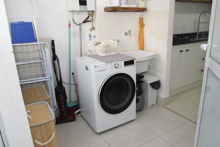 Lavanderia de apartamento para alugar com 3 quartos, 90m² em Parque Esplanada, Embu das Artes